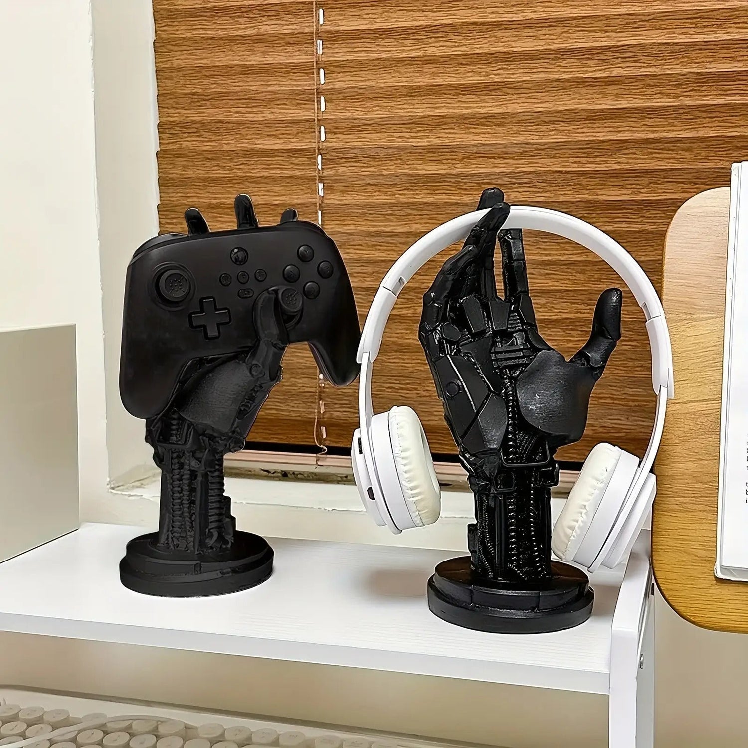 Headsets/Controllers